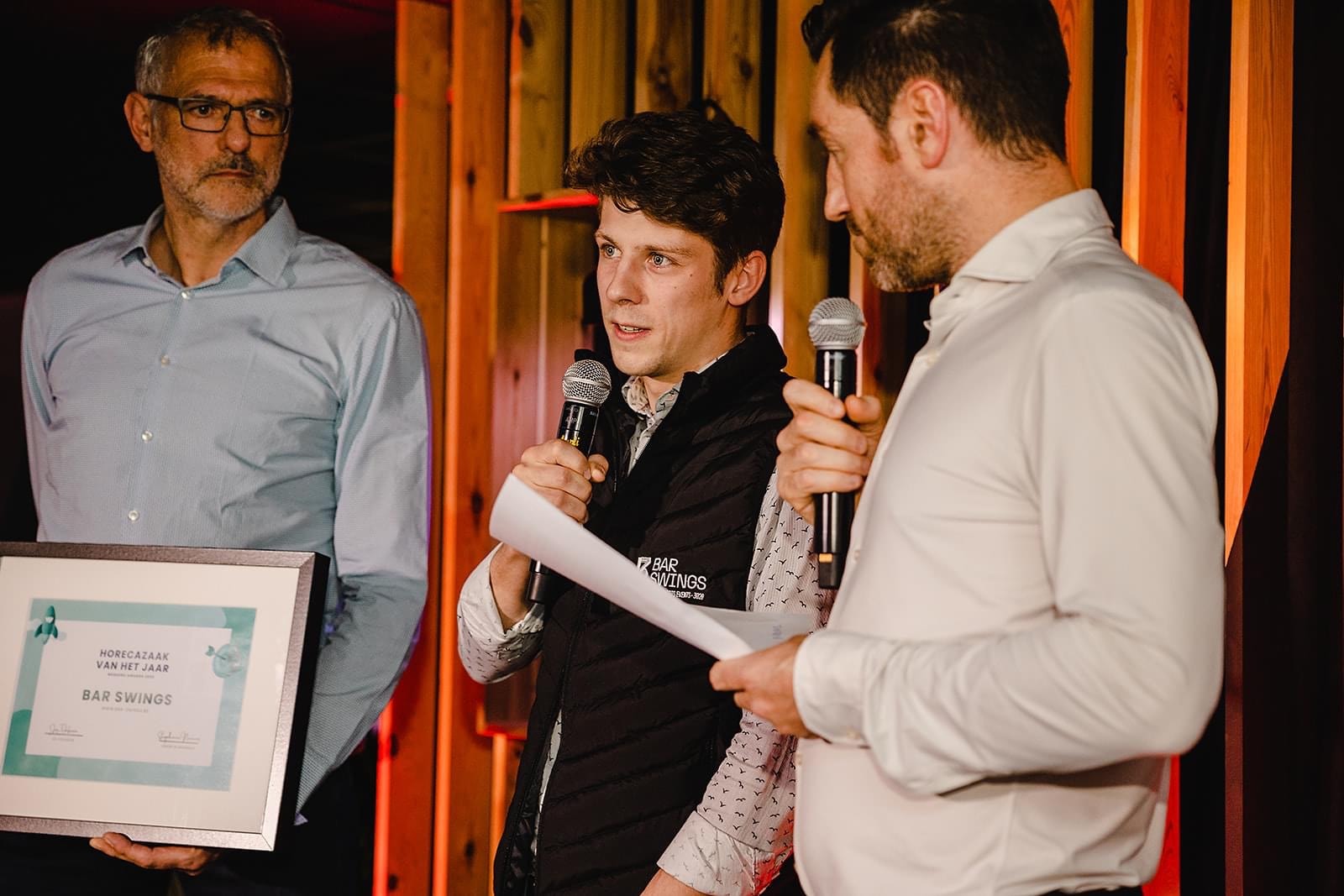 Jentel op het podium bij de uitreiking